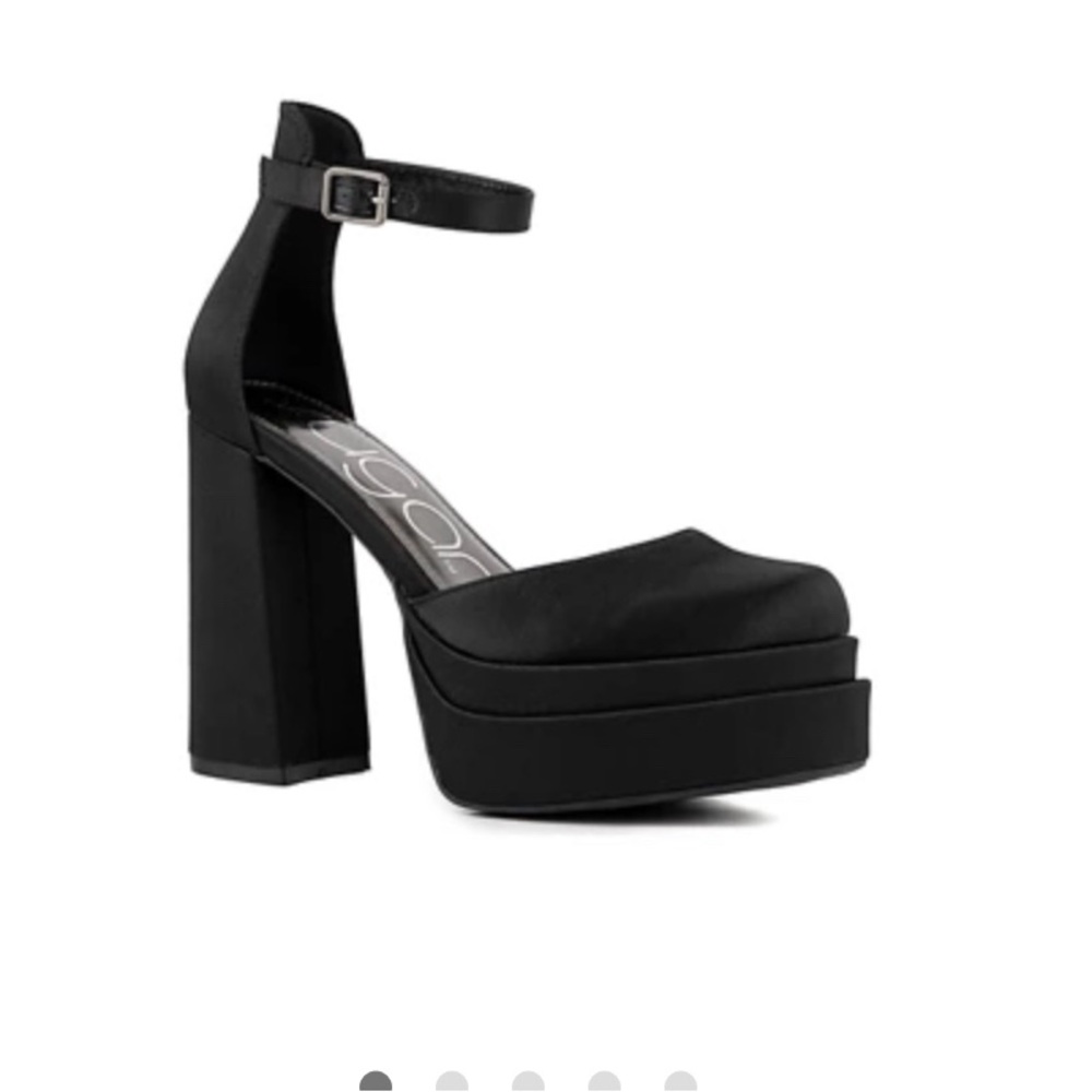 NIB Black satin platforms